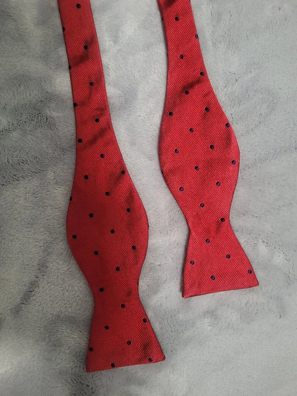 Brooks Brothers Red With Navy Polka Dot Design Self Tie Bow Tie Silk Classic